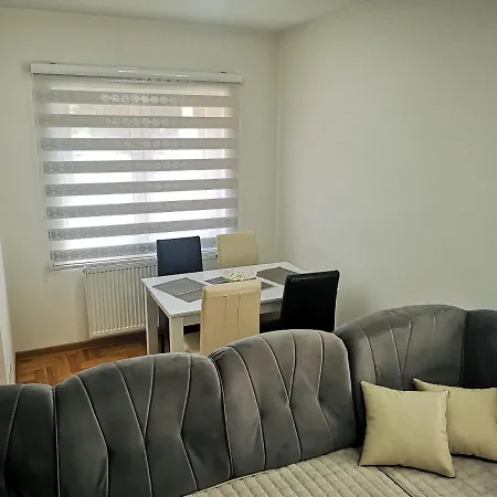 Novak Zlatar Apartment *